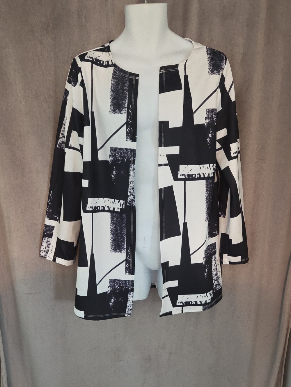 SHEIN Size Large Black & White Geometric Open-Front Blazer